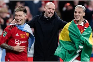 Ten Hag bắt chước Wenger về chuyển nhượng ở Man United