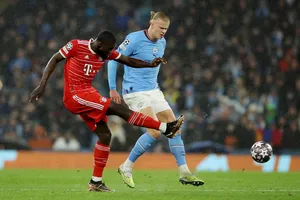 Ngôi sao Bayern làm tê liệt Mbappe, bất lực trước Haaland