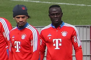 Lý do sốc khiến Mane đấm vào mặt đồng đội ở Bayern