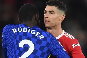 'Cỡ Ronaldo còn phải bật khóc'