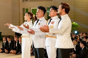 Kỷ lục 2.000 người hát ‘Tự hào Campuchia’ khai mạc SEA Games