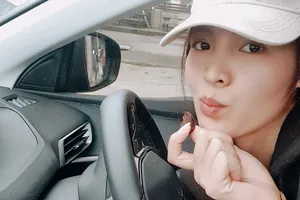 Cô gái nghèo Campuchia xinh xắn đổi đời nhờ Billiards