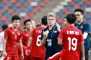 Thưởng cho U-22 Việt Nam 800 triệu đồng, HLV Troussier hài lòng