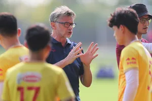 Thầy trò Troussier rơi vào bảng đấu quá dễ ở giải châu Á