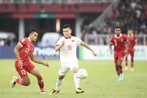 Nóng: HLV Troussier bất ngờ triệu tập Quang Hải và Công Phượng lên tuyển