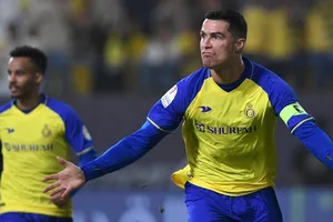 Ronaldo tiếp tục ở lại Al Nassr với tuyên bố táo bạo
