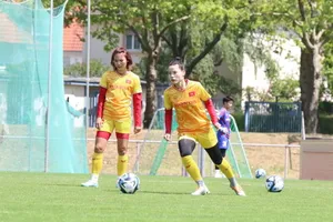 Tuyển Việt Nam tập buổi đầu tiên ở Đức