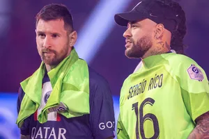 Săn hụt Messi, nhà giàu Al Hilal trả lương cho Neymar cao hơn Ronaldo