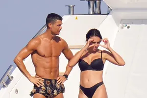 Thực hư chuyện mẹ Ronaldo yểm bùa Georgina để chia tay con trai