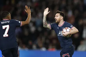 Mbappe nên rời PSG để giành Quả bóng vàng