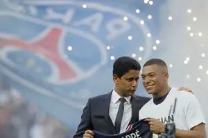 Bị Real chơi chiêu, Mbappe phải gia hạn hợp đồng với PSG