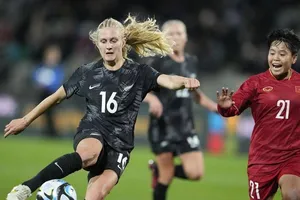 Đương kim vô địch Mỹ đã đến New Zealand, tuyển VN trở lại Auckland