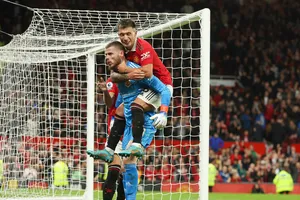 Sevilla và làng bóng Saudi Arabia tranh giành kỷ lục gia của Man United