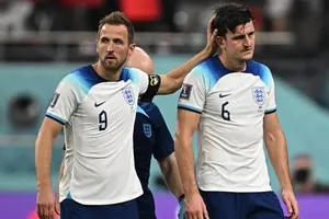 Tottenham chào đón kẻ thất sủng Maguire