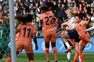 Đương kim vô địch Mỹ và á quân Hà Lan chưa chắc suất đi tiếp