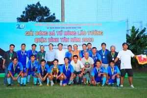 Lão tướng Quận 6 đăng quang trong trận chung kết nghẹt thở