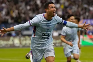 Ronaldo đáp trả chỉ trích anh hết thời