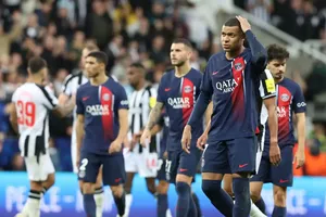 PSG thua nhục và bị chỉ trích thậm tệ