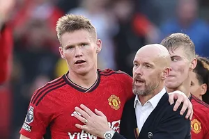 Ten Hag 'nổ' tưng bừng sau cú ngược dòng phút bù giờ của MU
