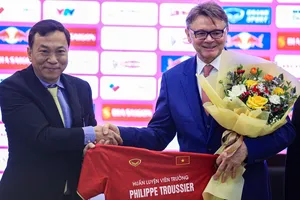 Gánh nặng lớn trên vai ông Troussier