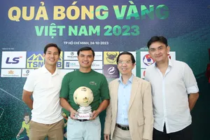 Nghĩa cử đẹp của Quả bóng vàng Huỳnh Như