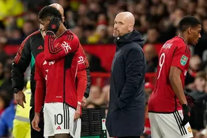 HLV Ten Hag 'nắn gân' Rashford 