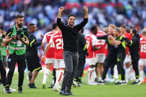 Arsenal ra tay tàn nhẫn với Sevilla