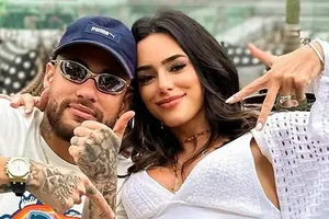 Cướp tấn công nhà người tình của Neymar