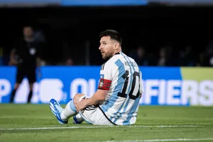 Messi bị chấn thương, không trả lời Barca và Saudi Arabia