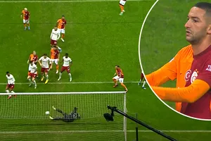 Man United thua oan, thủ môn Onana quẫn trí