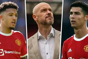 HLV Ten Hag đã 'giết chết' Ronaldo và Sancho