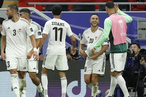 HLV Shin Tae-yong giận dữ trọng tài VAR làm Indonesia thua oan Iraq