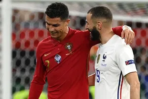 Chelsea và Arsenal chạy đua săn chữ ký Benzema