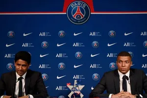 PSG giữ chân Mbappe với bản hợp đồng 5 năm, có giá hơn 1 tỉ euro