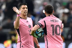 Suarez giải nghệ cùng lúc với Messi