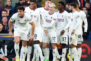 Thắng khó Luton, những ngôi sao Man United bị chỉ trích