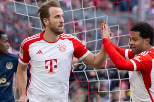 Harry Kane đi vào lịch sử sau cú hat trick giúp Bayern đại thắng Mainz 8-1