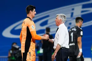 HLV Ancelotti báo tin vui về người gác đền Courtois