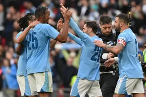 HLV Pep Guardiola: “Không hiểu sao Man City sống sót”