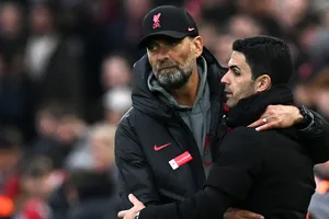 'HLV Arteta ích kỷ hơn Klopp'