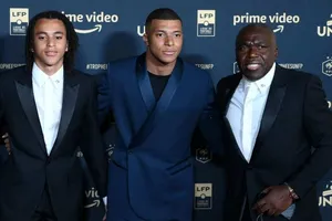 Mbappe không miễn phí và lời hứa với cha