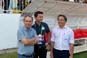 Uẩn khúc Kiatisak, 'siêu cò' và lời trần tình của thầy ngoại