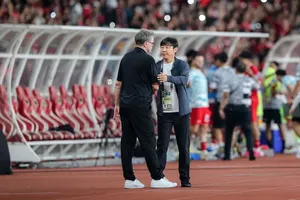 Sốc: Indonesia không mời HLV Troussier