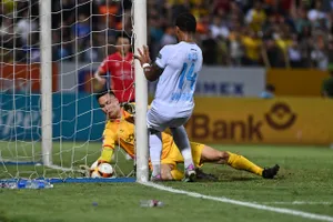 Vì sao đội bóng của bầu Đức không thể rớt hạng?