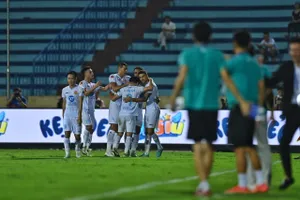 Không ai cản nổi Nam Định lên ngôi vô địch V-League