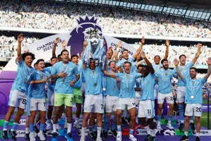 Hy hữu một nửa chiếc cúp bị đánh cắp