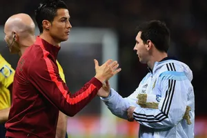 Ronaldo giỏi hơn Messi ở chỗ nào?
