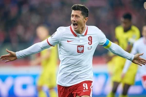 Nóng: Lewandowski ra sân, Ba Lan tự tin thắng Áo
