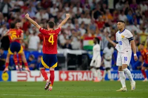 Ngôi sao Tây Ban Nha bất ngờ bỏ đội vì tiền