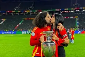 Nhà vô địch Euro chế giễu sâu cay huyền thoại đội tuyển Anh